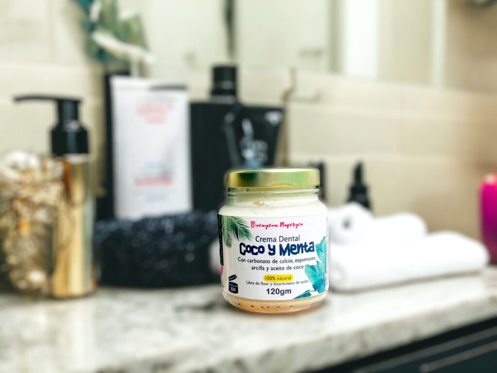 Crema Dental de Coco y Menta Natural en 240ml